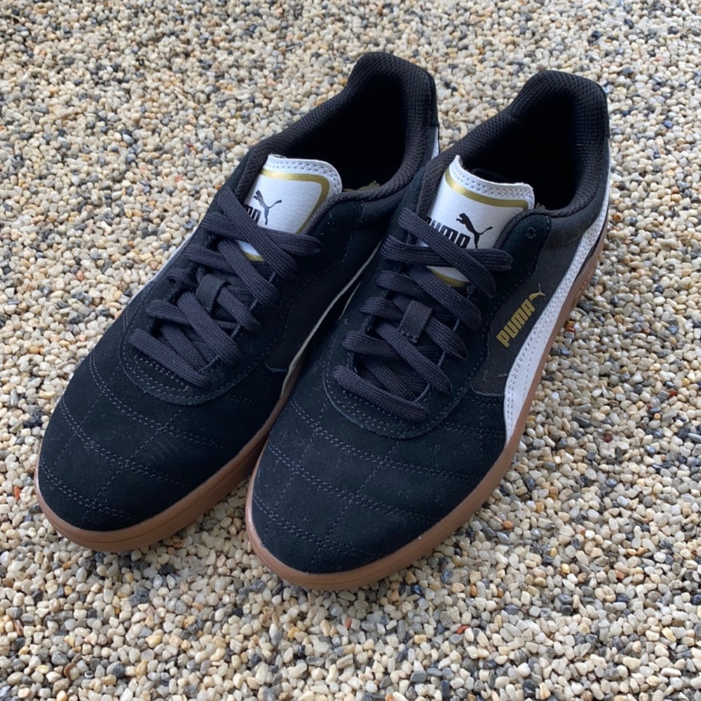 NWOT Puma Big Kids Astro Kick sneakers